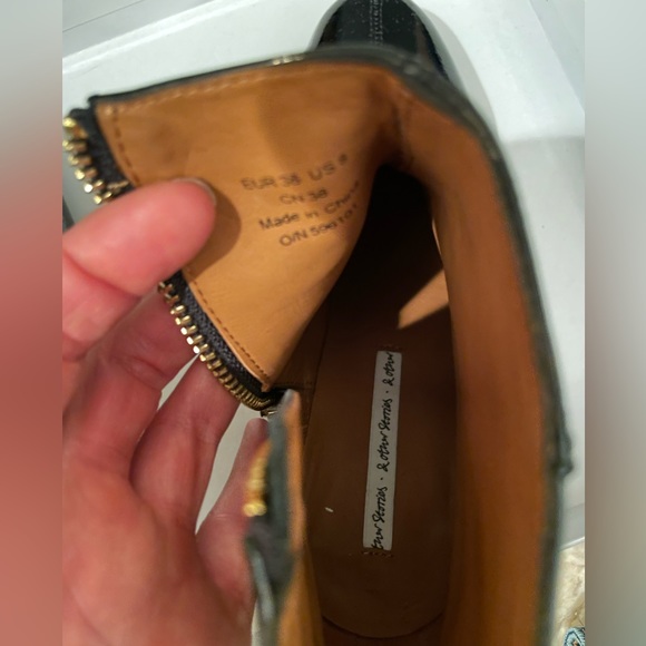 & Other Stories Black Patent Leather Round Toe Block Heel Booties - Picture 9 of 12